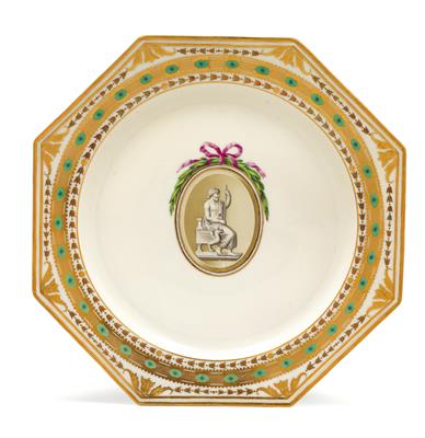 A plate decorated with a figure in the manner of antiquity, - Sklo, Porcelán