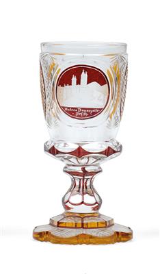 Deckelpokal mit Vedute "Untere Donauzeile Pesth" (Budapest), - Glas und Porzellan