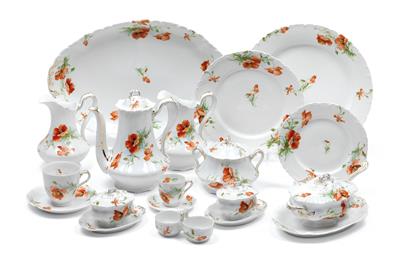 A dinner- and coffee service, - Sklo, Porcelán