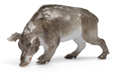 A figure of a boar, - Sklo, Porcelán