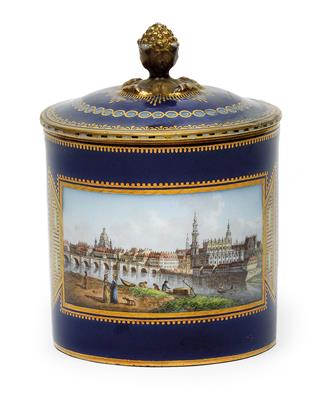 A cup decorated with a view of "Dresden", with lid, - Vetri e porcellane