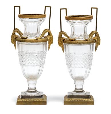 A pair of glass vases with gilt bronze mounts, - Sklo, Porcelán