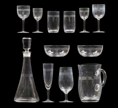 A glass service, - Glass and porcelain
