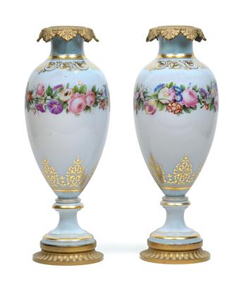 A pair of opaline vases with gilt bronze mounts, - Sklo, Porcelán