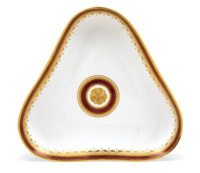 Anton Kothgasser – A triangular bowl, - Sklo a Porcelán