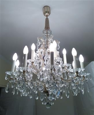 A glass chandelier of Maria Theresia form, - Sklo a Porcelán