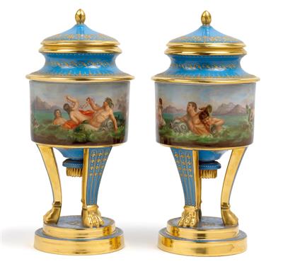 A pair of lidded vases of the sacrificial vessel type, - Sklo a Porcelán