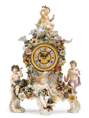 A porcelain clock case with clock movement and the 4 elements, glass dome with black base, - Vetri e porcellane