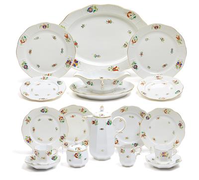 A dinner and coffee service, - Sklo a Porcelán