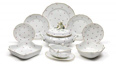 A dinner service, - Sklo a Porcelán