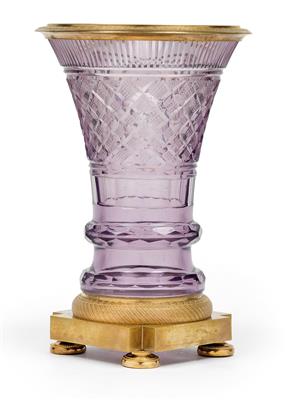 Vase mit "bronze dore" Montierungen, - Glas und Porzellan