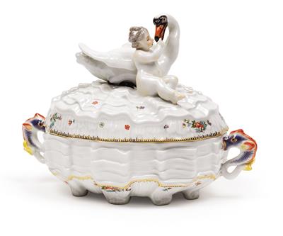 A sugar bowl with cover and “swan relief”, - Sklo a Porcelán