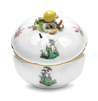 A lidded tureen with lemon finial, - Glass and Porcelain