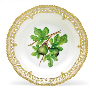 A "Flora Danica" plate, - Vetri e porcellane