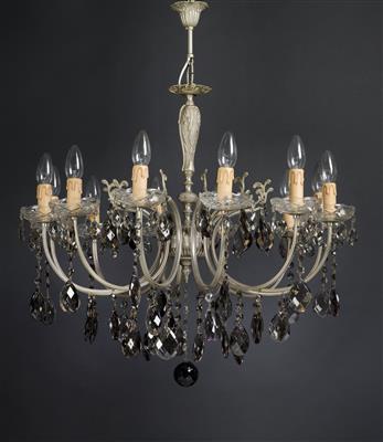 A glass chandelier, - Vetri e porcellane