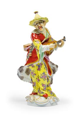 A Malabar figure playing the guitar, - Vetri e porcellane