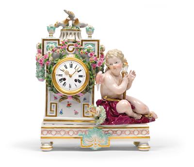 A porcelain clock case with movement, - Sklo a Porcelán