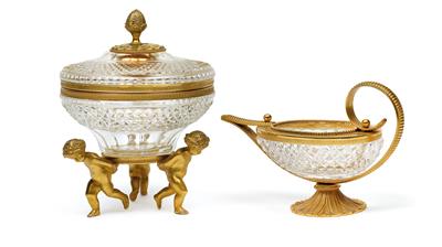 An epergne and a vessel with handle, - Vetri e porcellane