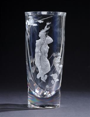 Vase mit meisterlich geschnittener Darstellung 'Tag und Nacht', - Glas und Porzellan