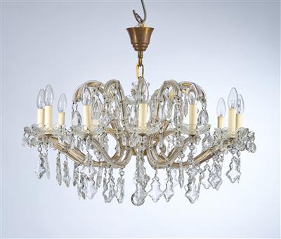 A Glass Chandelier, - Sklo a Porcelán