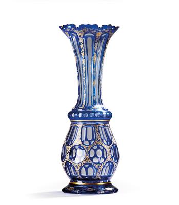 Vase, - Glas und Porzellan - aus dem 18. bis 20. Jahrhundert