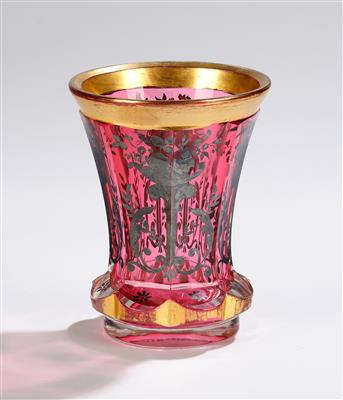 Sockelbecher, Böhmen um 1840, - Glas und Porzellan