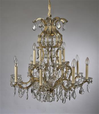 Glas-Luster im Stil "Maria Theresia" und 1 Applike mit 2 elektrischen Kerzen, Wien, - Glass and Porcelain Christmas Auction