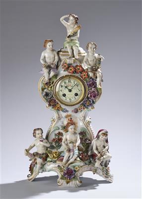 Kaminuhr mit den Allegorien der "4 Jahreszeiten", Dresden, - Sklo a porcelán