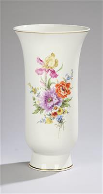 Vase mit Blumen, Meißen, - Sklo a porcelán