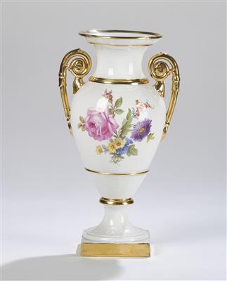 Vase im klassizistischen Stil, Meißen um 1900, - Glass and Porcelain