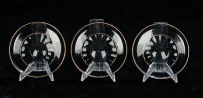 Lobmeyr Glasteile mit goldenem Lobmeyr-Signet, 18 Stück: - Trouvaillen aus Glas & Porzellan