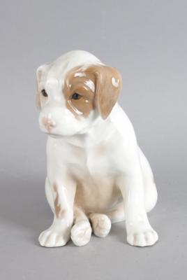 Sitzender junger Hund, B & G, - Trouvaillen aus Glas & Porzellan