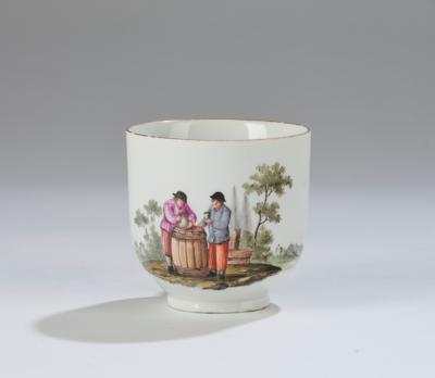 C. F. Kühnel signierte Tasse, Christian Friedrich Kühnel, Meißen um 1760, - Glass and Porcelain