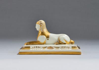 Sphinx-Briefbeschwerer, Kaiserl. Manufaktur, Wien 1821, - Sklo a porcelán