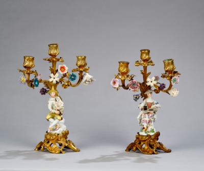 Paar Girandolen mit "Harlekin" und "Tirolerin mit Drehleier", Meissen 18./ 19. Jh., - Glass and Porcelain