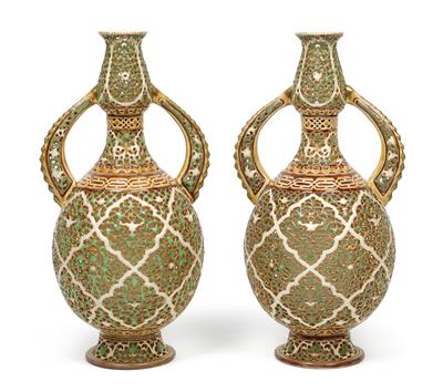 A pair of vases with handles, - Starožitnosti