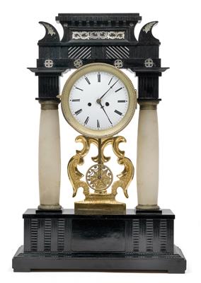 A Biedermeier portal clock - Antiques: Clocks, Sculpture, Faience, Folk Art