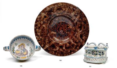 Breitrandteller, - Antiquitäten (Uhren, Skulpturen, Metallarbeiten, Fayencen, Volkskunst, Silber)