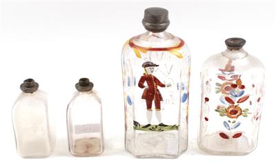 Vier Freudenthaler Schnapsflaschen, - Antiquitäten (Uhren, Skulpturen, Metallarbeiten, Fayencen, Volkskunst, Silber)