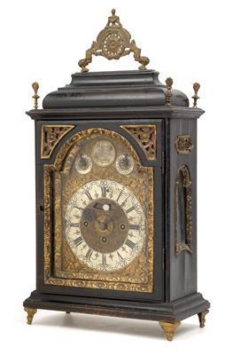 A Baroque bracket clock, - Starožitnosti  +Historické vědecké přístroje a globusy