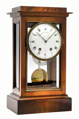 A neoclassical mahogany table clock - Antiquitäten, Historische wissenschaftliche Instrumente, Globen und Modelle