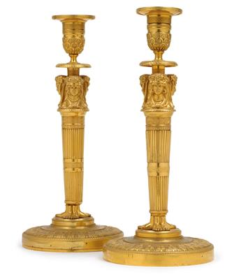 A pair of candlesticks, - Antiquariato - orologi, sculture, maioliche, arte popolare
