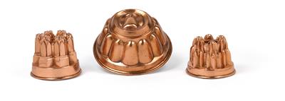Three aspic and baking moulds, - Antiques: Clocks, Sculpture, Faience, Folk Art, Vintage