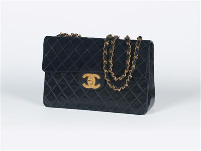 A Chanel jumbo single flap bag, - Starožitnosti