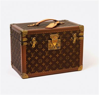 A Louis Vuitton beauty case, - Antiques: Clocks, Sculpture, Faience, Folk  Art, Vintage 2015/10/05 - Realized price: EUR 3,250 - Dorotheum