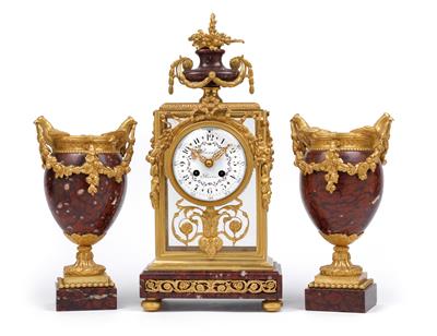 A Neoclassical mantelpiece clock with vases, - Starožitnosti