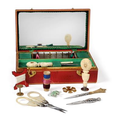 A sewing case, - Antiques: Clocks, Vintage, Asian art, Faience, Folk Art, Sculpture