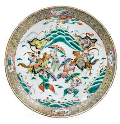 A famille rose plate, China, red four-character mark Qianlong, 19th century - Umění a starožitnosti