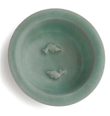 A celadon glazed 'twin fish' bowl, China, Song dynasty - Umění a starožitnosti