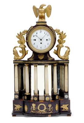 An Empire commode clock - Umění a starožitnosti